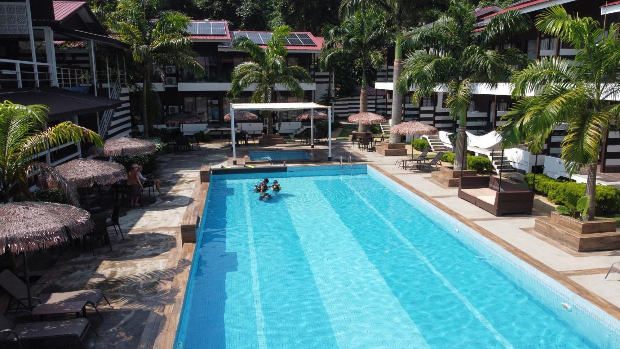 The Barat Tioman Beach Resort Kampong Juara Exterior photo